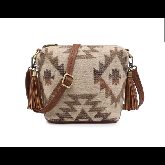 Mini Bucket Concealed Carry Handbag -Assorted Color Options - Picture 4 of 14